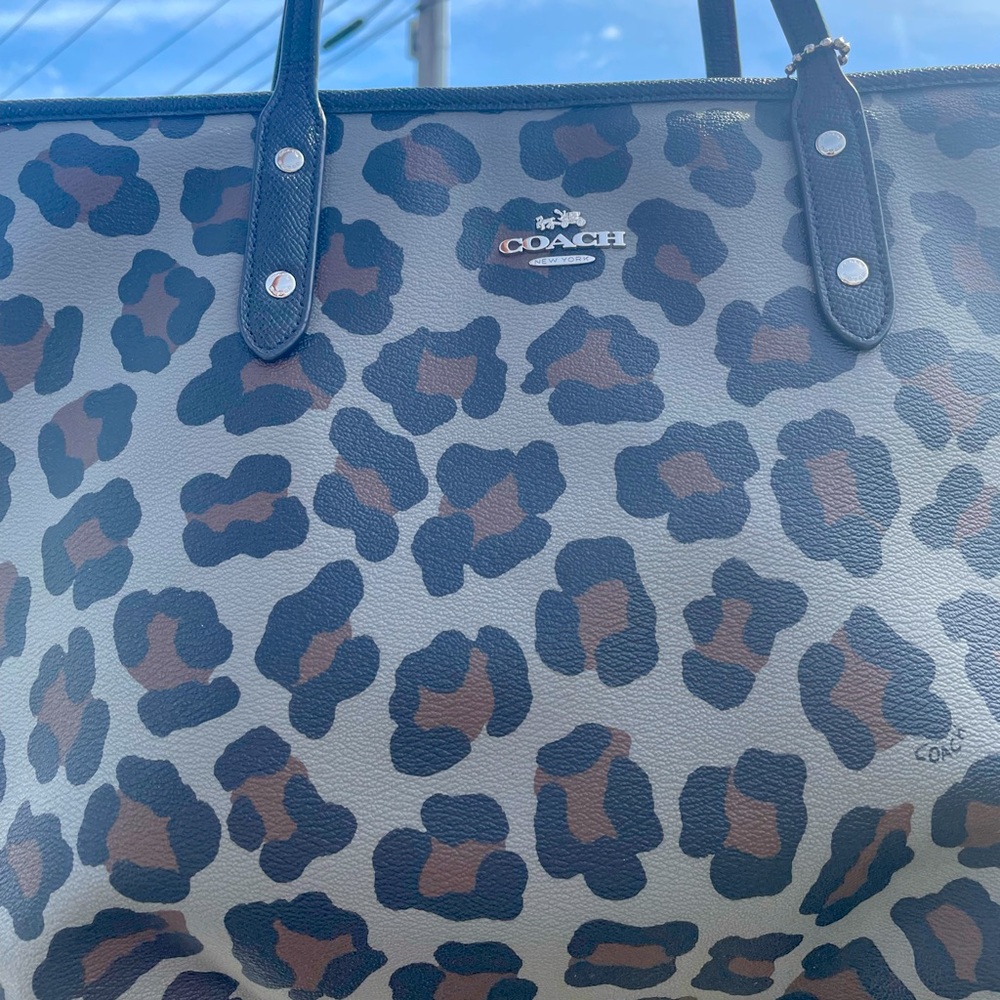 💢SOLD💢 — COACH Ocelot print tote!!!!